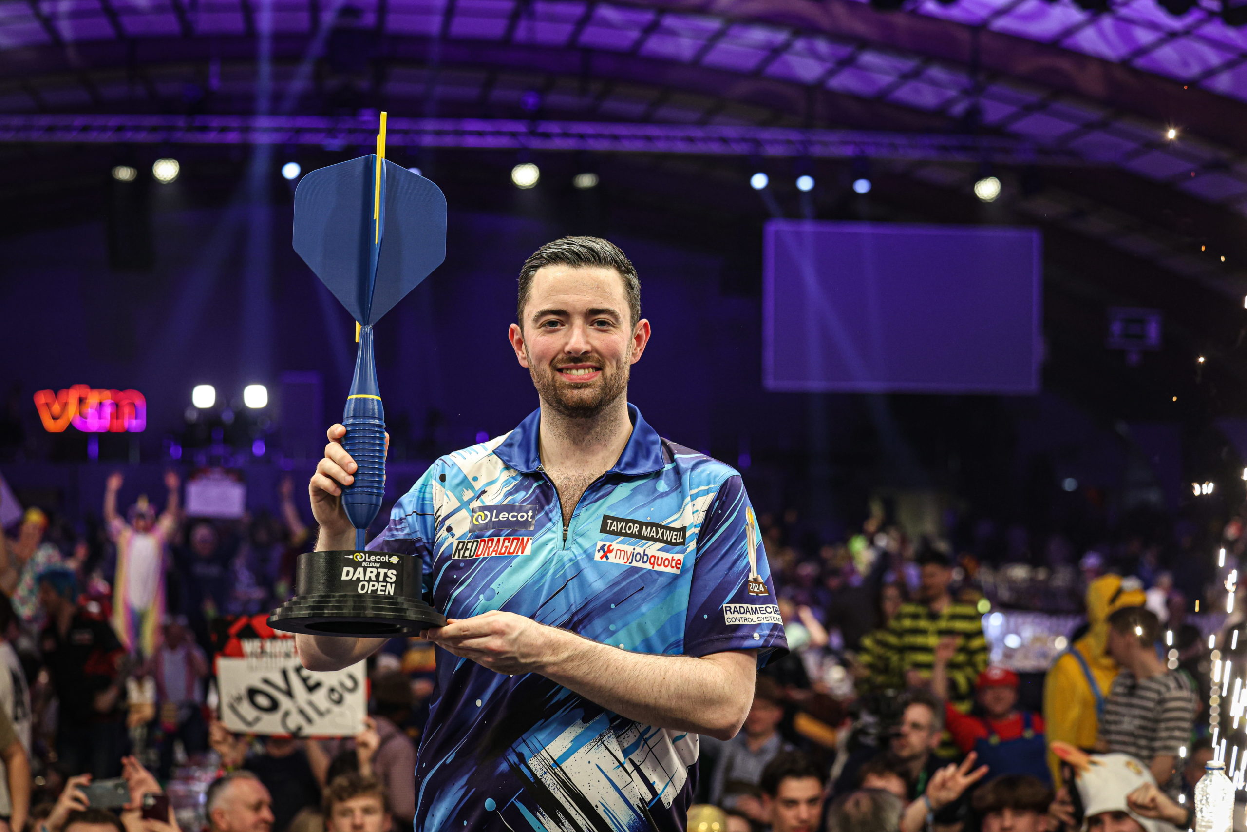 Luke Humphries gewinnt die Lecot Belgian Darts Open in Wieze gegen Jonny Clayton