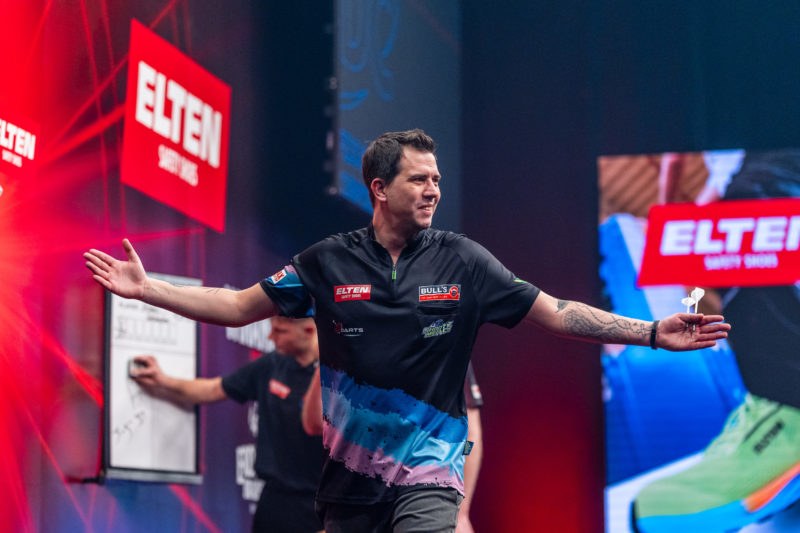 Michael Unterbuchner beim European Darts Grand Prix im Glaspalast in Sindelfingen.