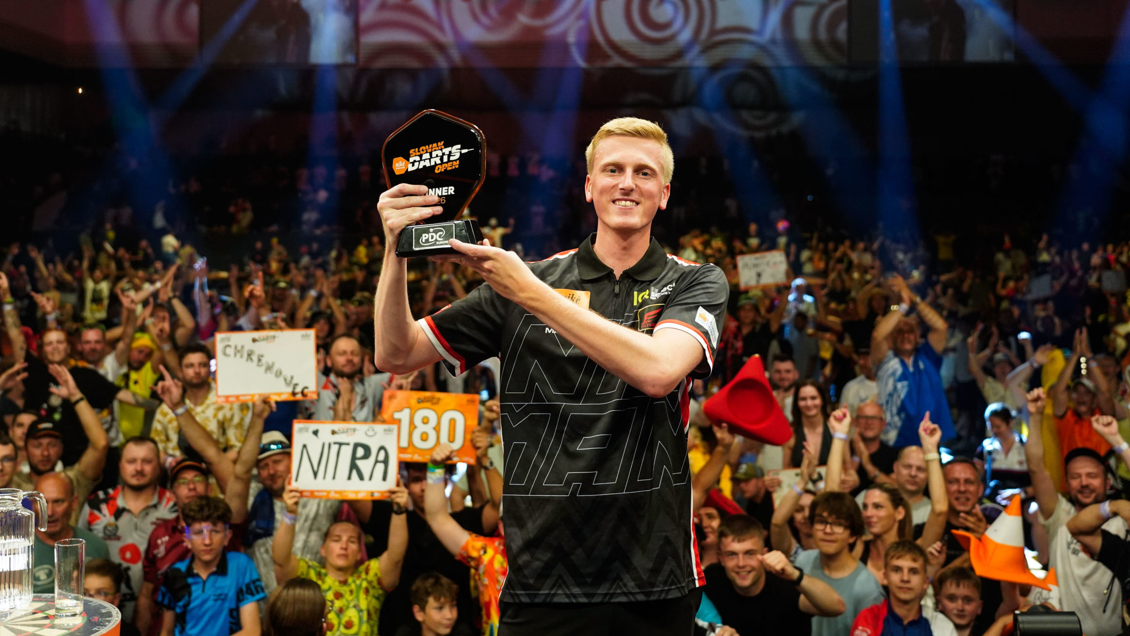 Wessel Nijman gewinnt die Slovak Darts Open 2026 in der Incheba Expo in Bratislava mit 8:3 im FInale gegen Rob Cross.